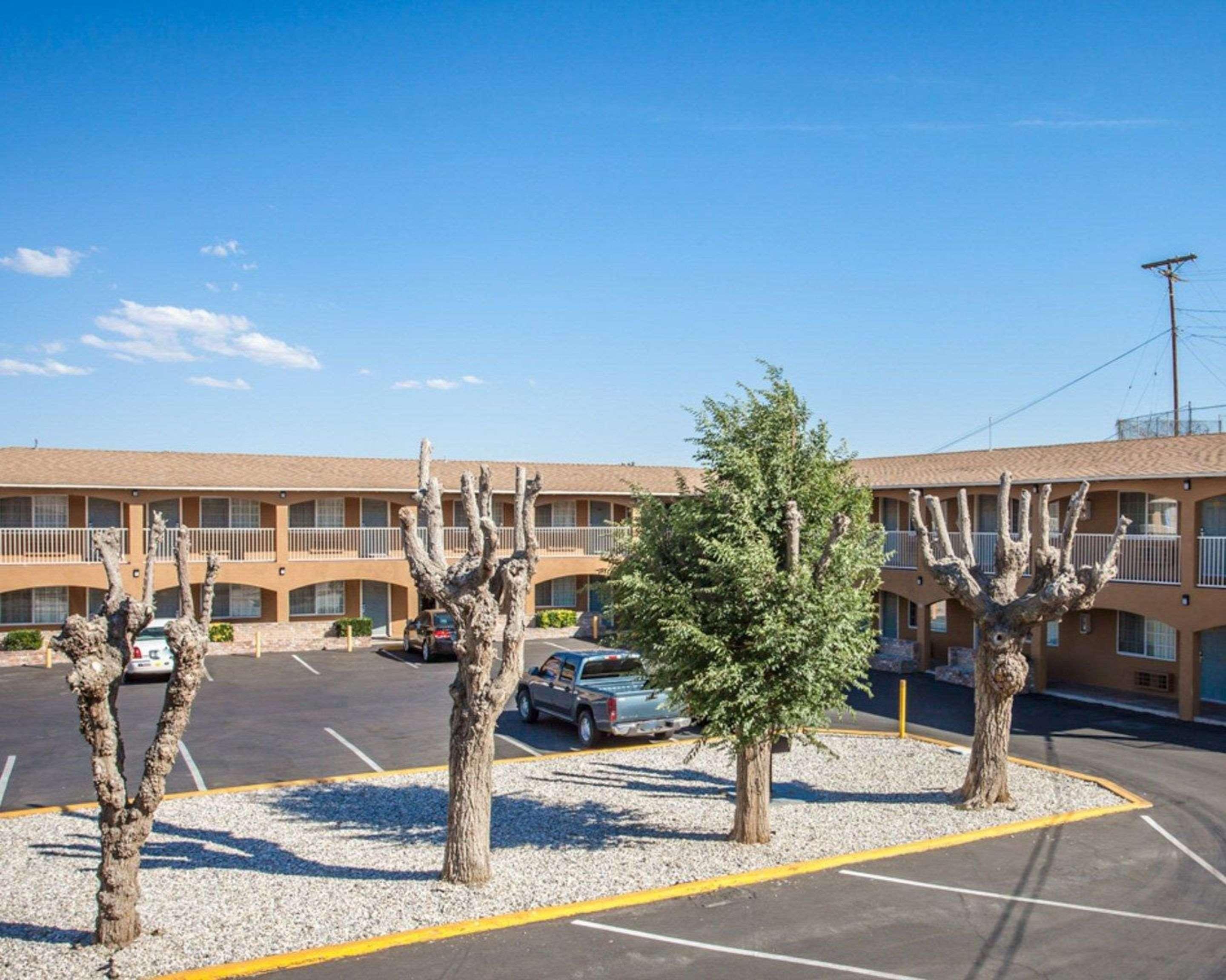 Econo Lodge On Historic Route 66 Barstow Kültér fotó